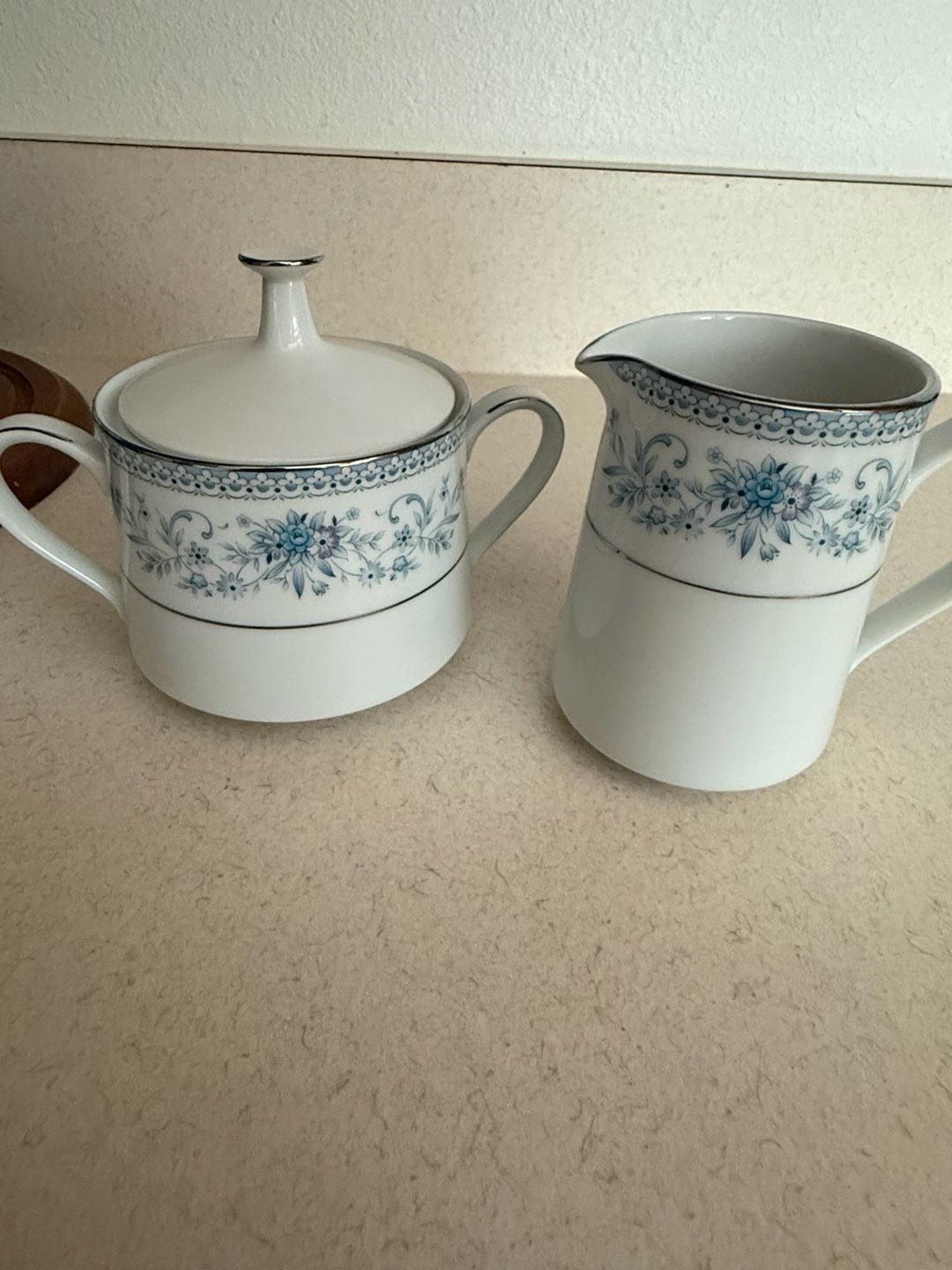 Contemporary by Noritake Blue Hill Sugar Bowl And Creamer Set 1