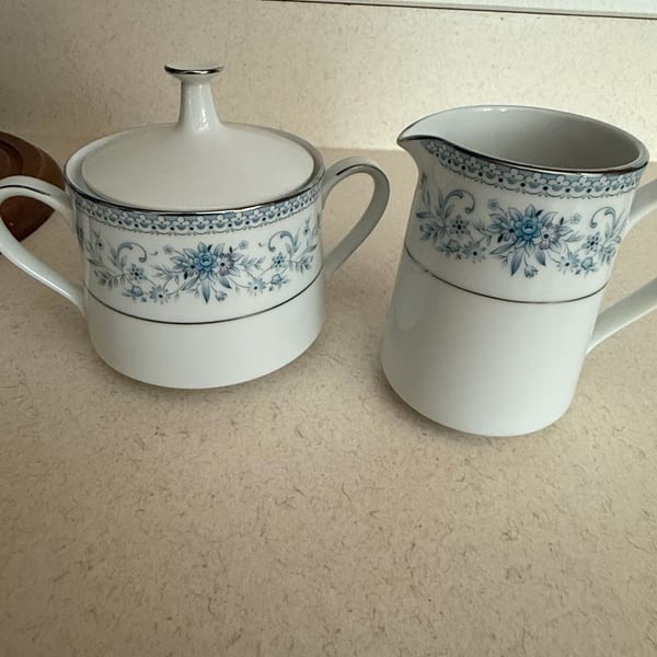 Contemporary by Noritake Blue Hill Sugar Bowl And Creamer Set