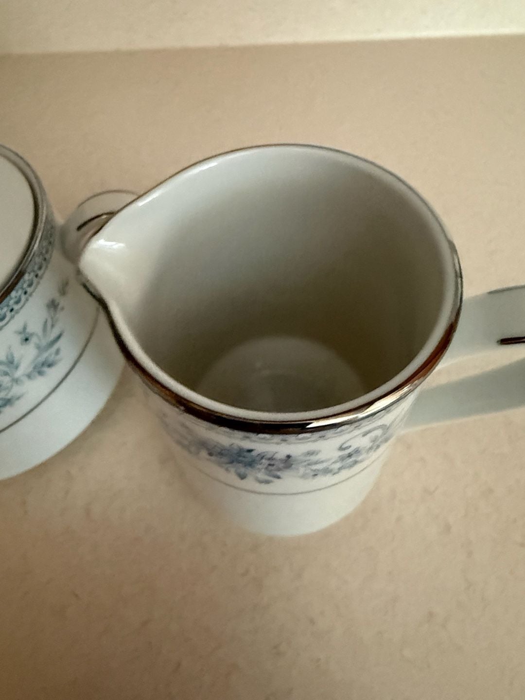 Contemporary by Noritake Blue Hill Sugar Bowl And Creamer Set 2