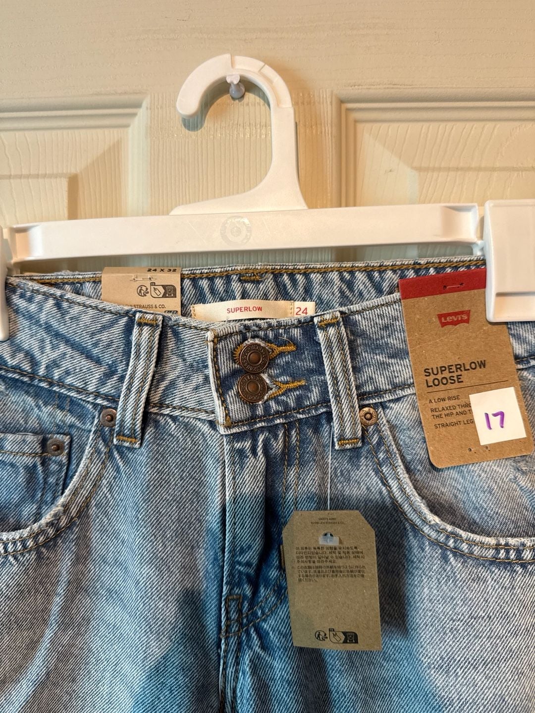 NWT Levi's Superlow Loose Jeans Size 24x32 Light Wash Distressed Straight Leg 4