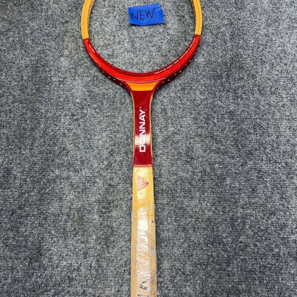 Donnay Scorer Size L/Medium 5 Wooden Tennis Racquet  new old stock,never played