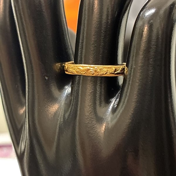 RARE! Vintage 1920s Art Deco Floral Milgrain Engraved 14K Gold Wedding Band