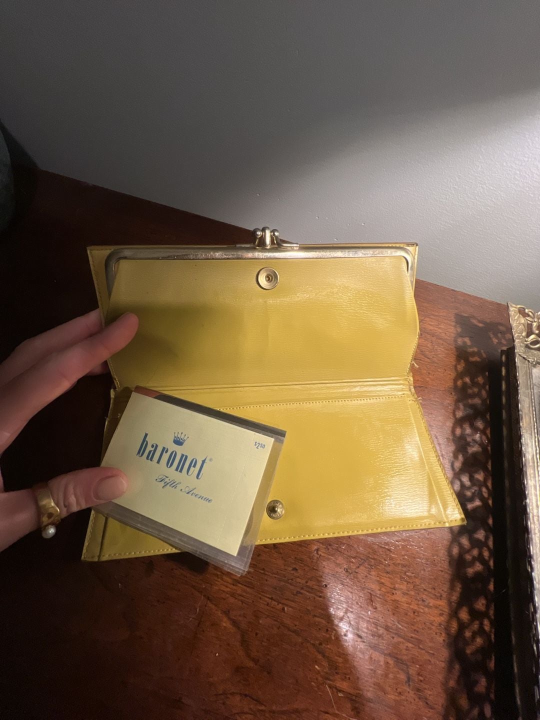 Baronet Fifth Avenue Vintage Leather Wallet 1