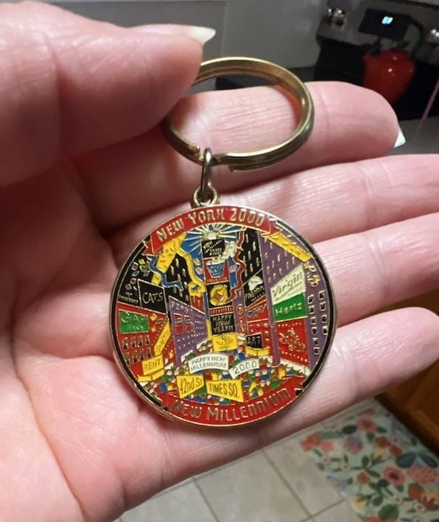 City Mouse New York 2000 Times Square Keychain 1