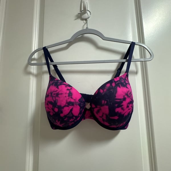 Victoria's Secret Pink Wear Everywhere Push Up Bra 34D Tie Dye