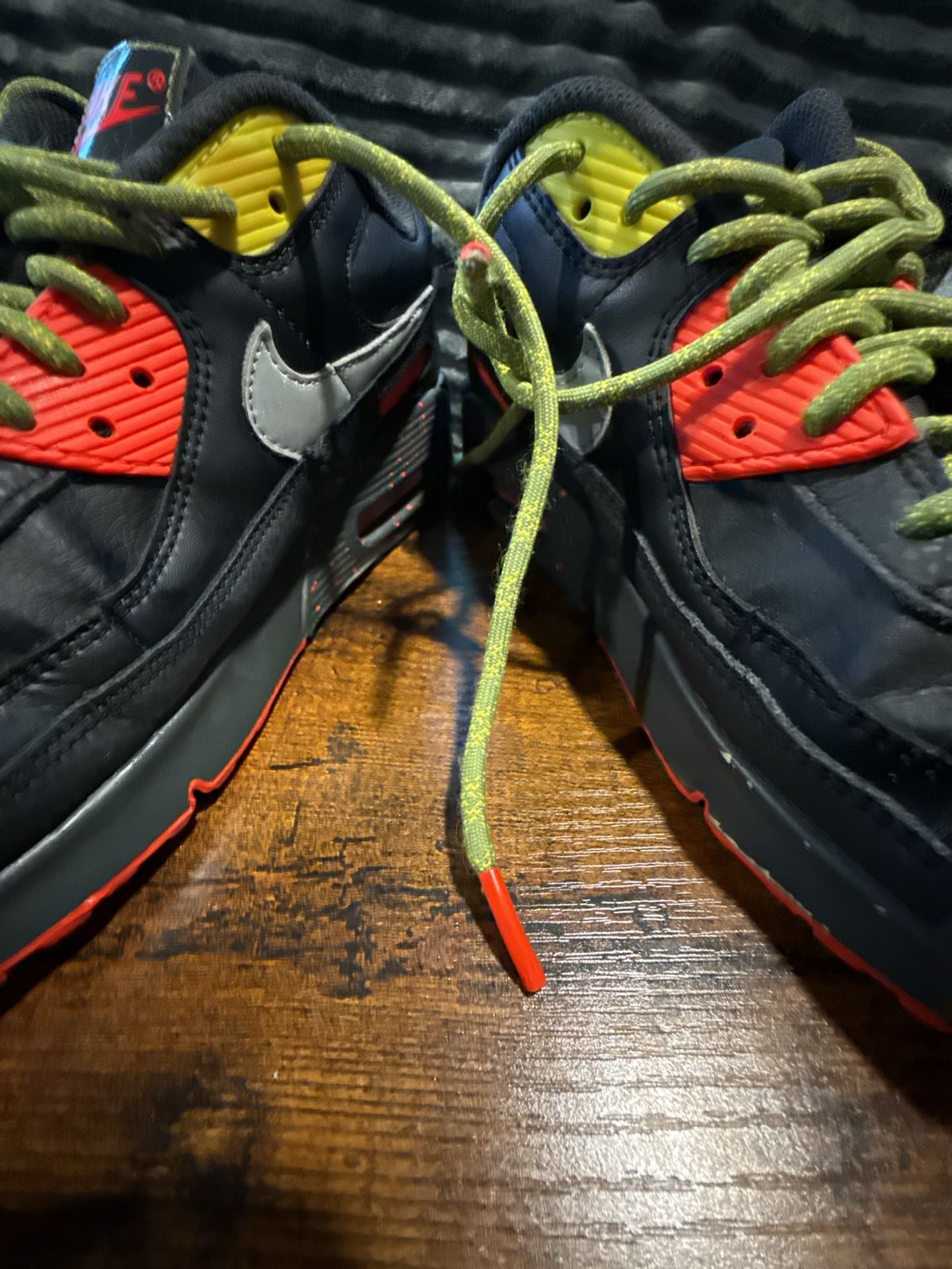 Nike Air Max 90 GS Size 7Y Black Asparagus Sneakers 3
