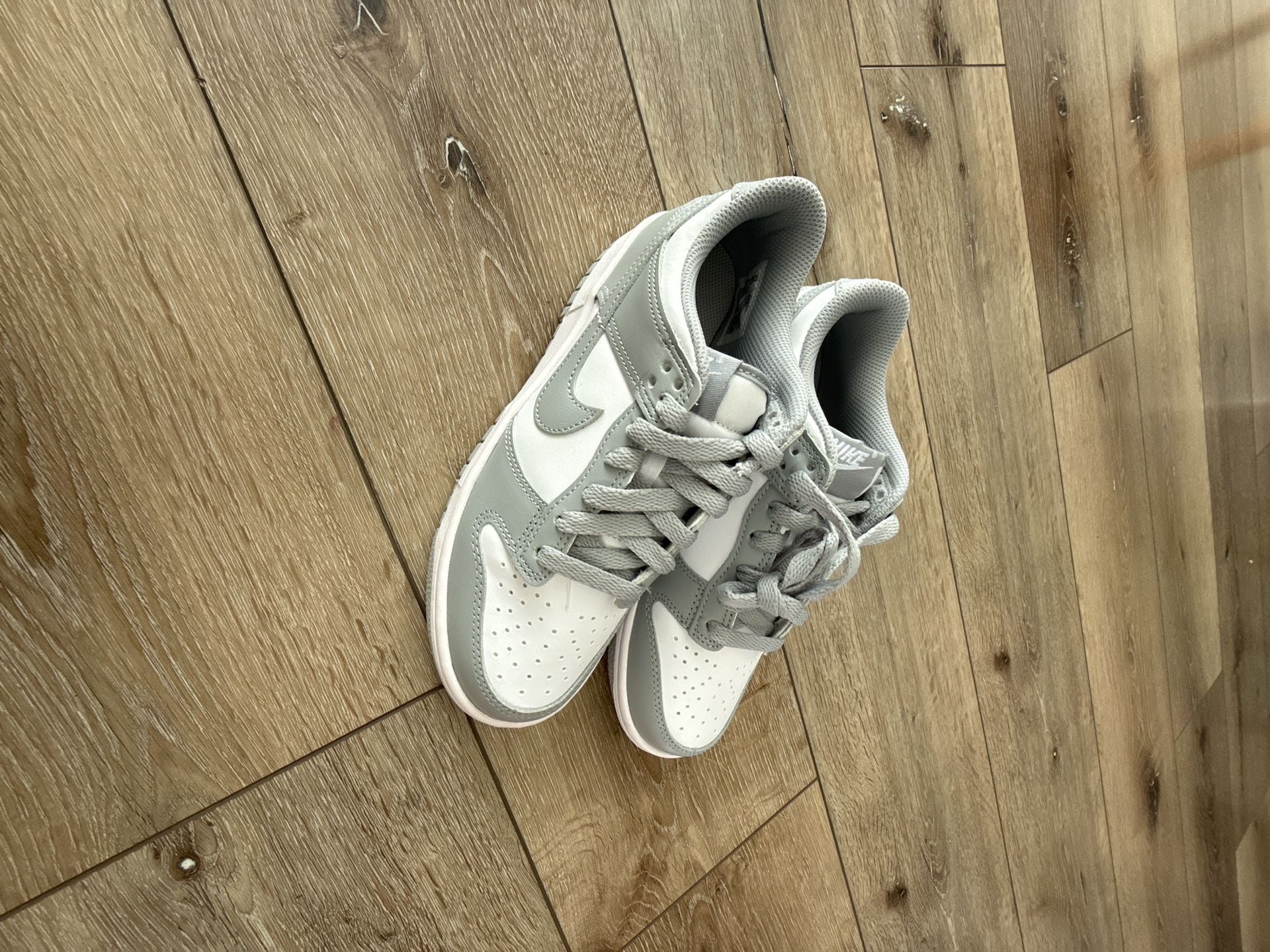 Nike Dunk Low Size 4.5Y Light Smoke Grey White 2