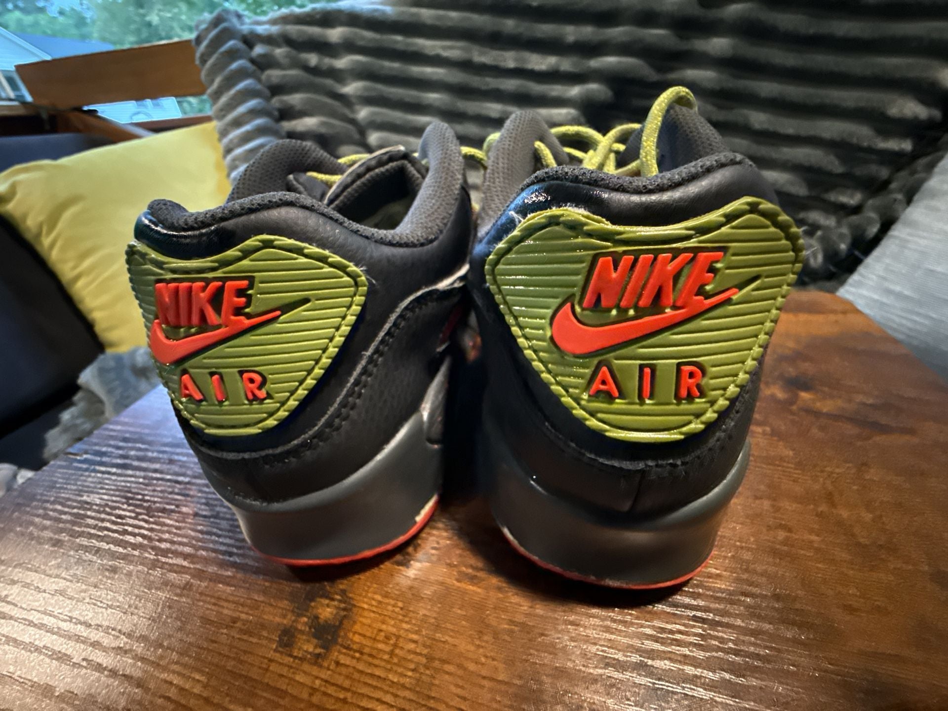 Nike Air Max 90 GS Size 7Y Black Asparagus Sneakers 5