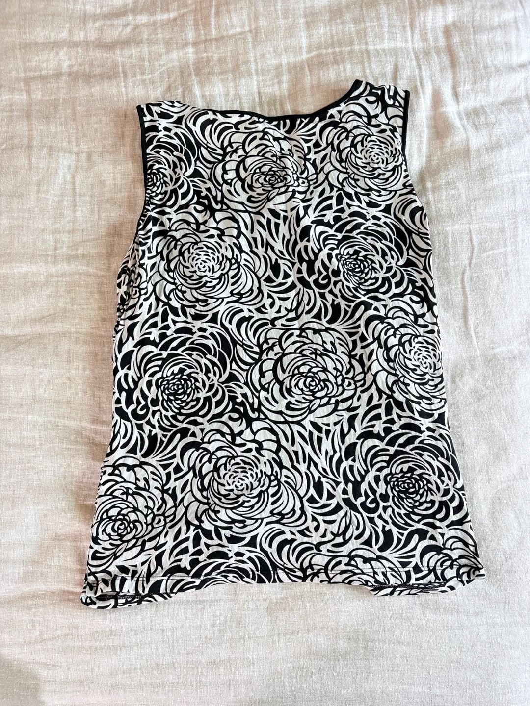 Ellen Tracy Tank Top Size M Black White Floral Silk V-Neck Ruched 8
