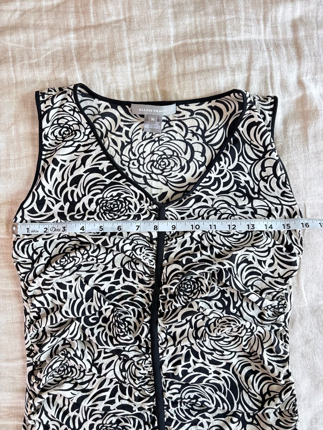 Ellen Tracy Tank Top Size M Black White Floral Silk V-Neck Ruched 9