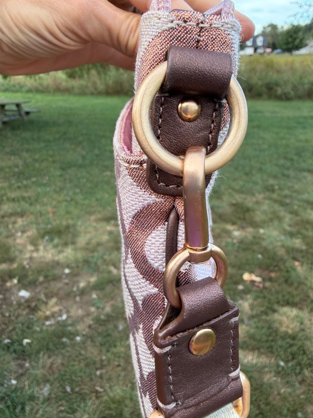 Coach 42531 Op Art Rose Gold Metallic Signature Crossbody Swingpack Bag 9