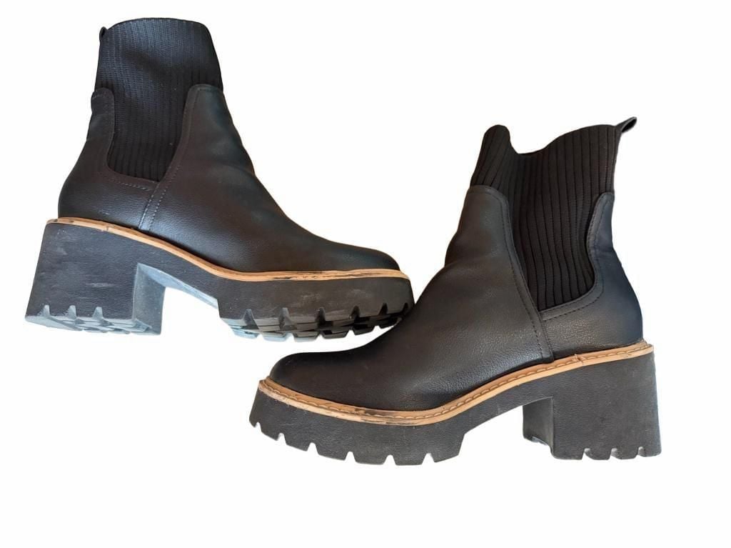 DV Dolce Vita Trooper Size 8.5 Black Lug Sole Ankle Boots 2