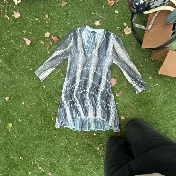 Komarov Pleated V-Neck Tunic Dress Size S Blue Abstract Print 3/4 Sleeve