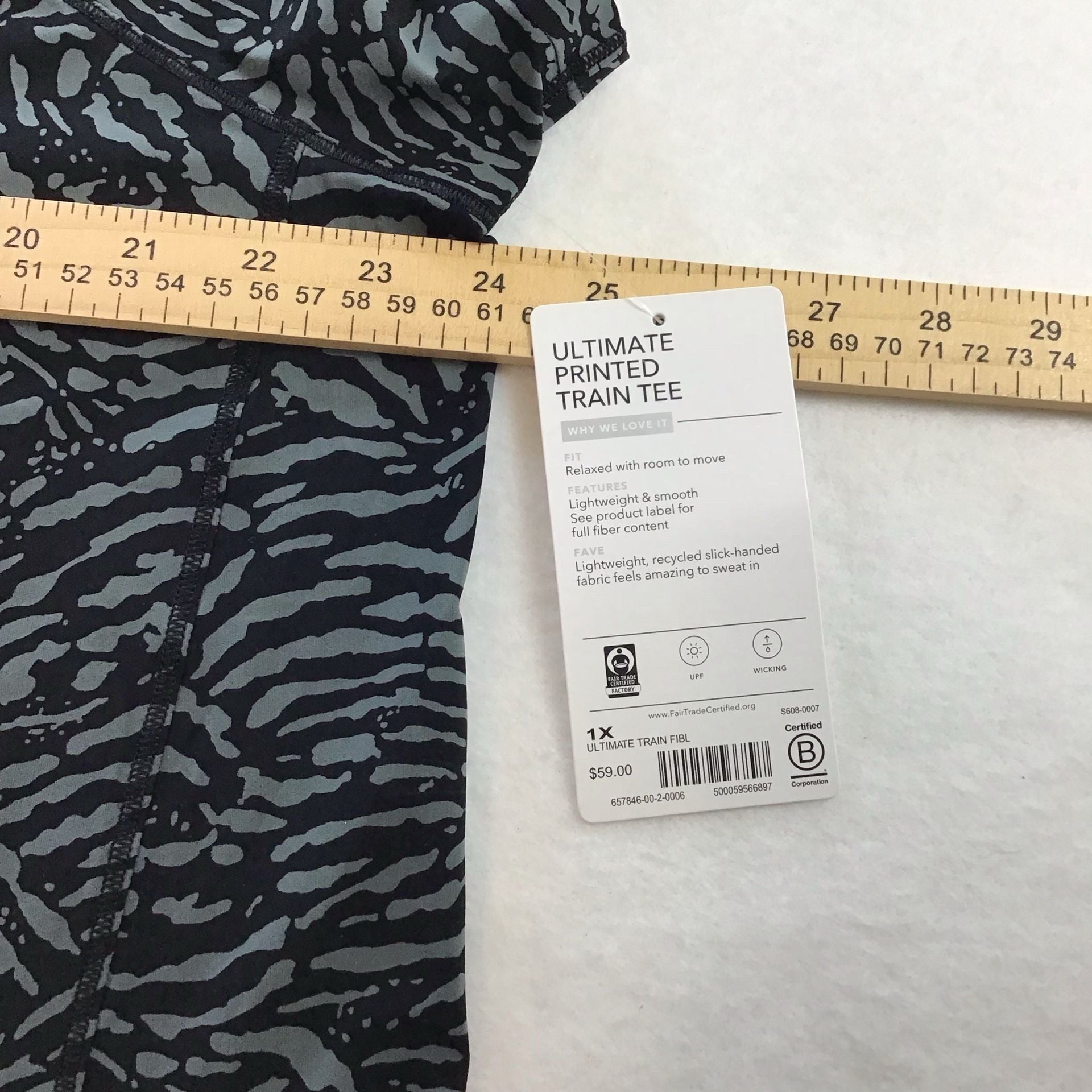 Athleta Ultimate Printed Train Tee Size XL Animal Print NWT Green Black 7