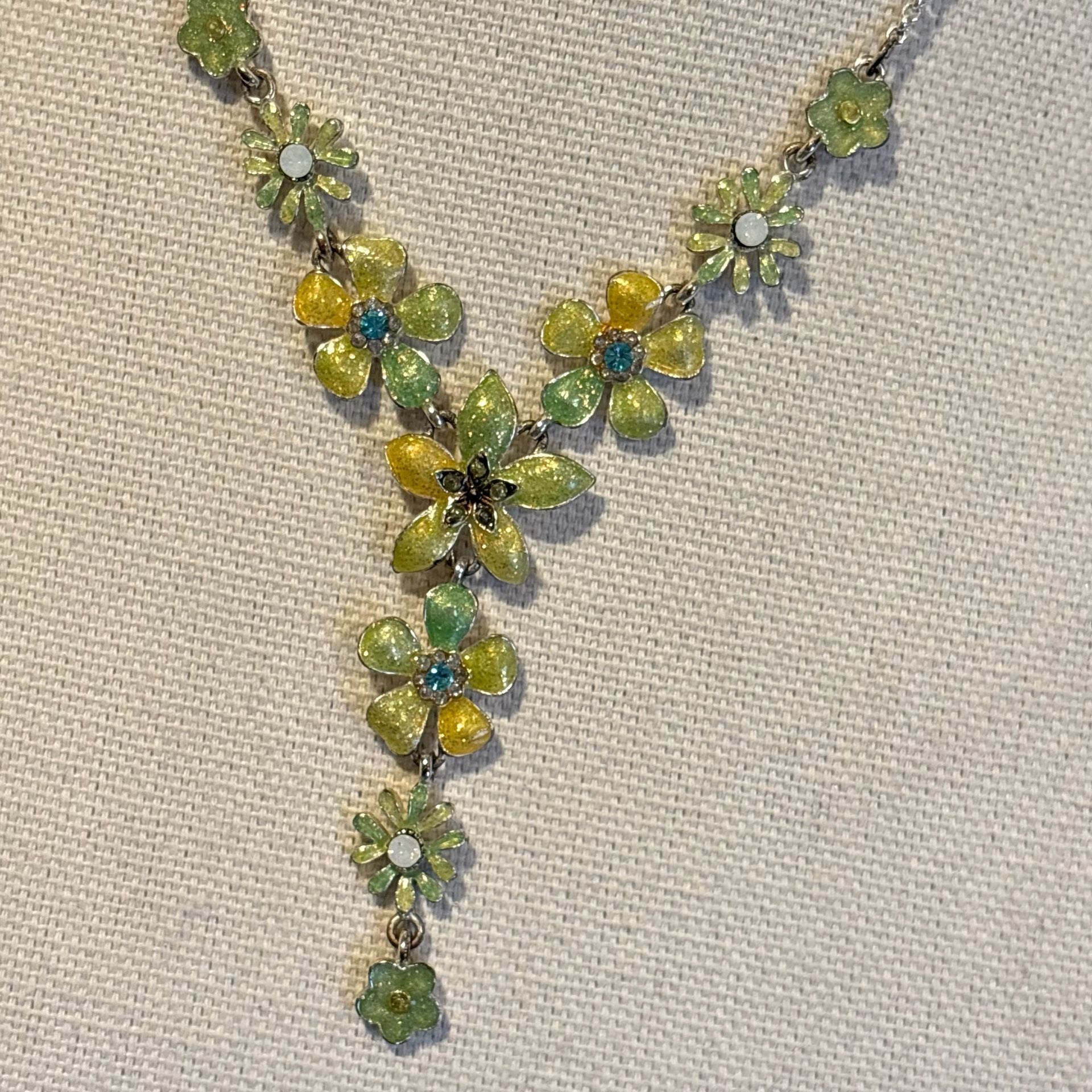 Colleen Toland Sage Green Enamel Flower Y Necklace 4