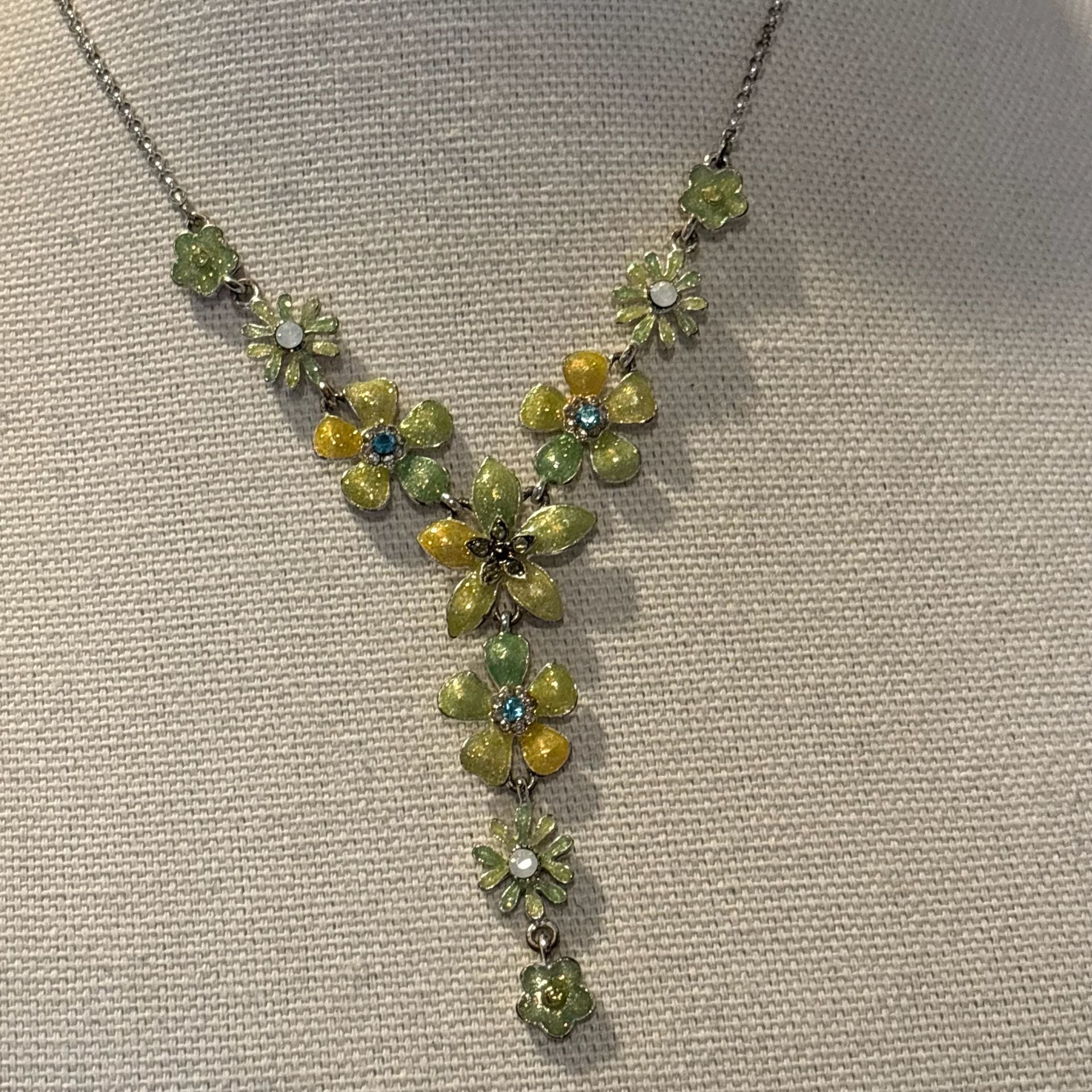 Colleen Toland Sage Green Enamel Flower Y Necklace 8
