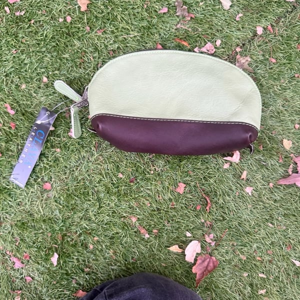 Clava Leather Style 112 Pouch Green and Dark Brown 