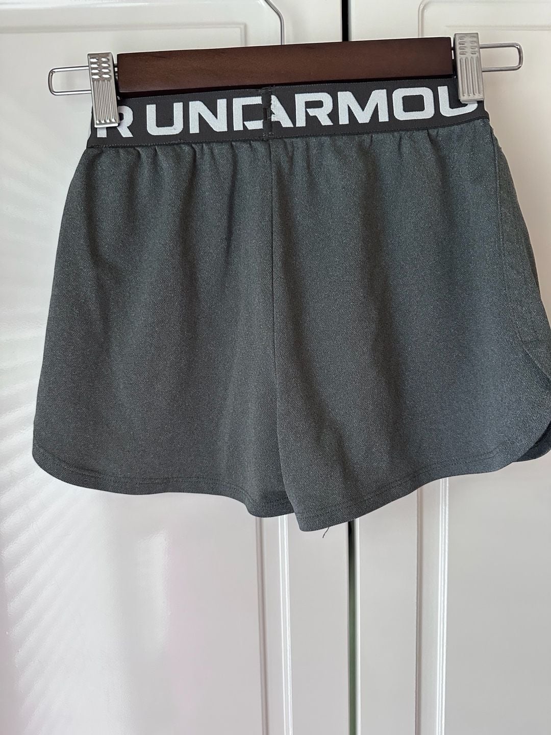 Under Armour Play Up Shorts Size YMD Gray HeatGear Athletic 3