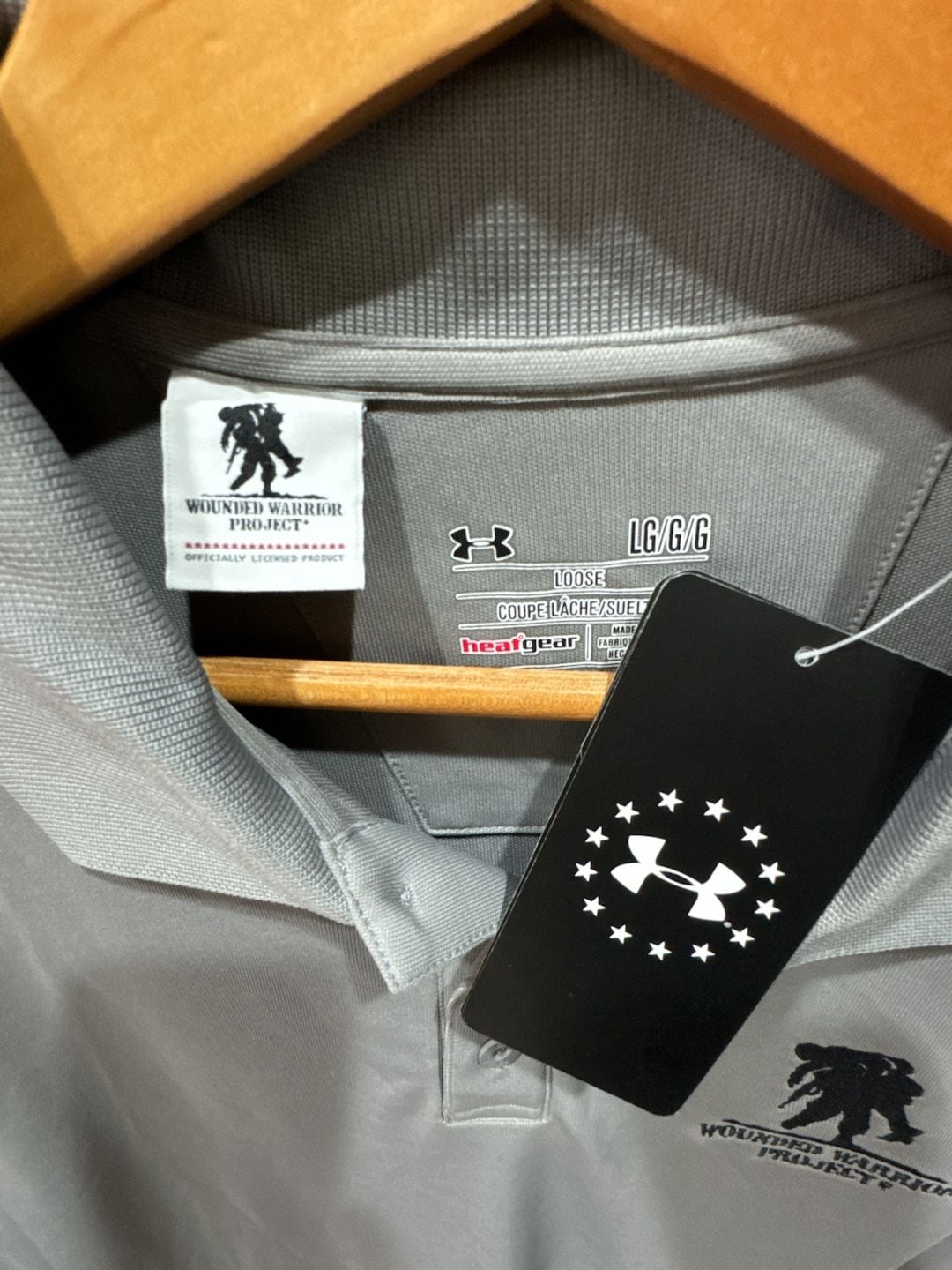 Under Armour Wounded Warrior Project Polo Size LG Gray HeatGear
E906 4