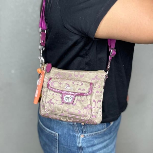 Coach Signature C Penelope Turnlock Crossbody Bag Pink
