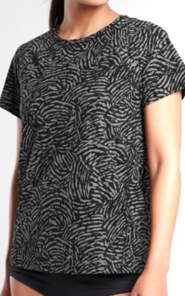 Athleta Ultimate Printed Train Tee Size XL Animal Print NWT Green Black 2