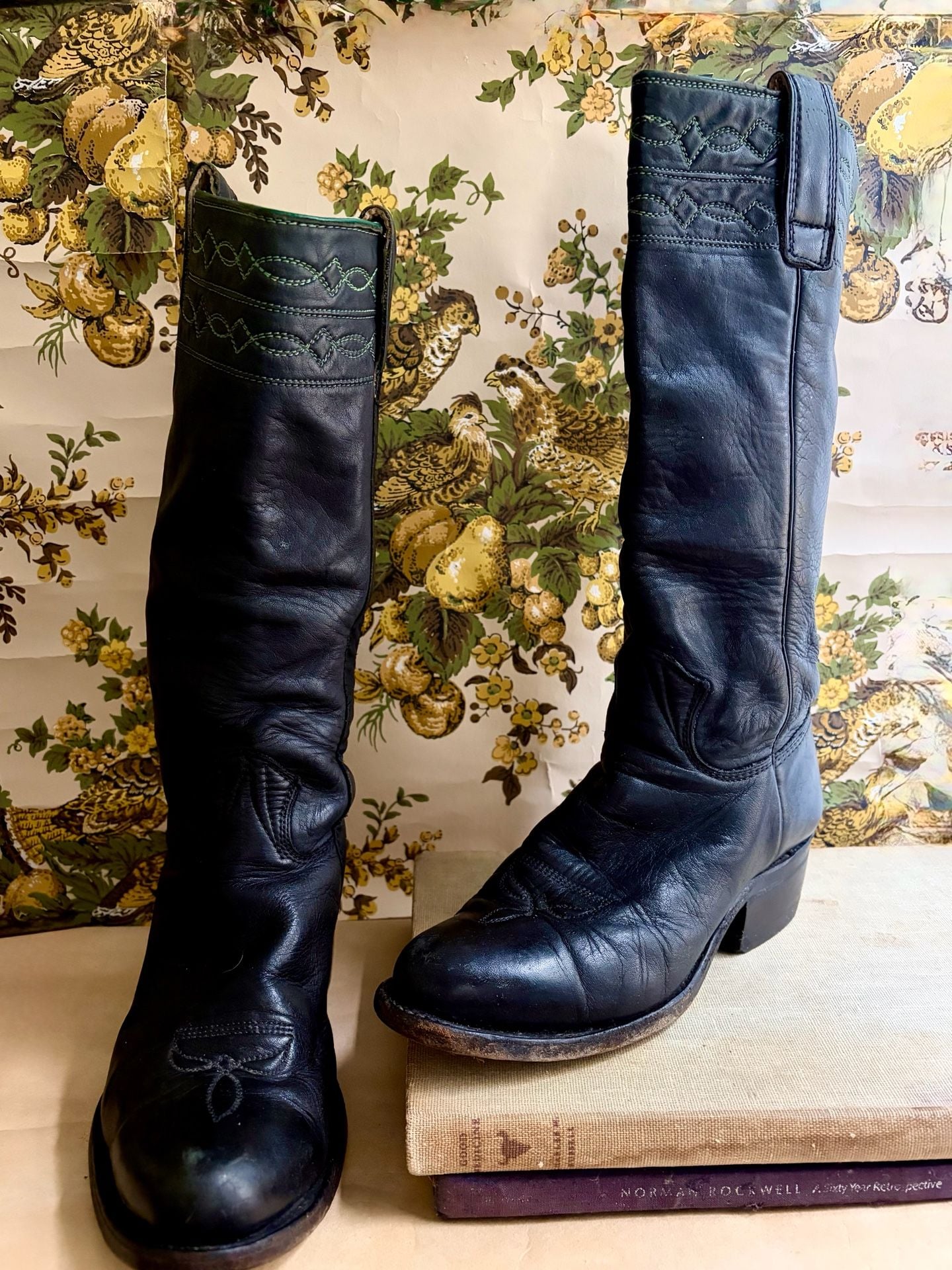 Vintage 1977 Stewart Boot Co
Stovepipe Cowboy Black Leather Western Boots M7 W8.5 2