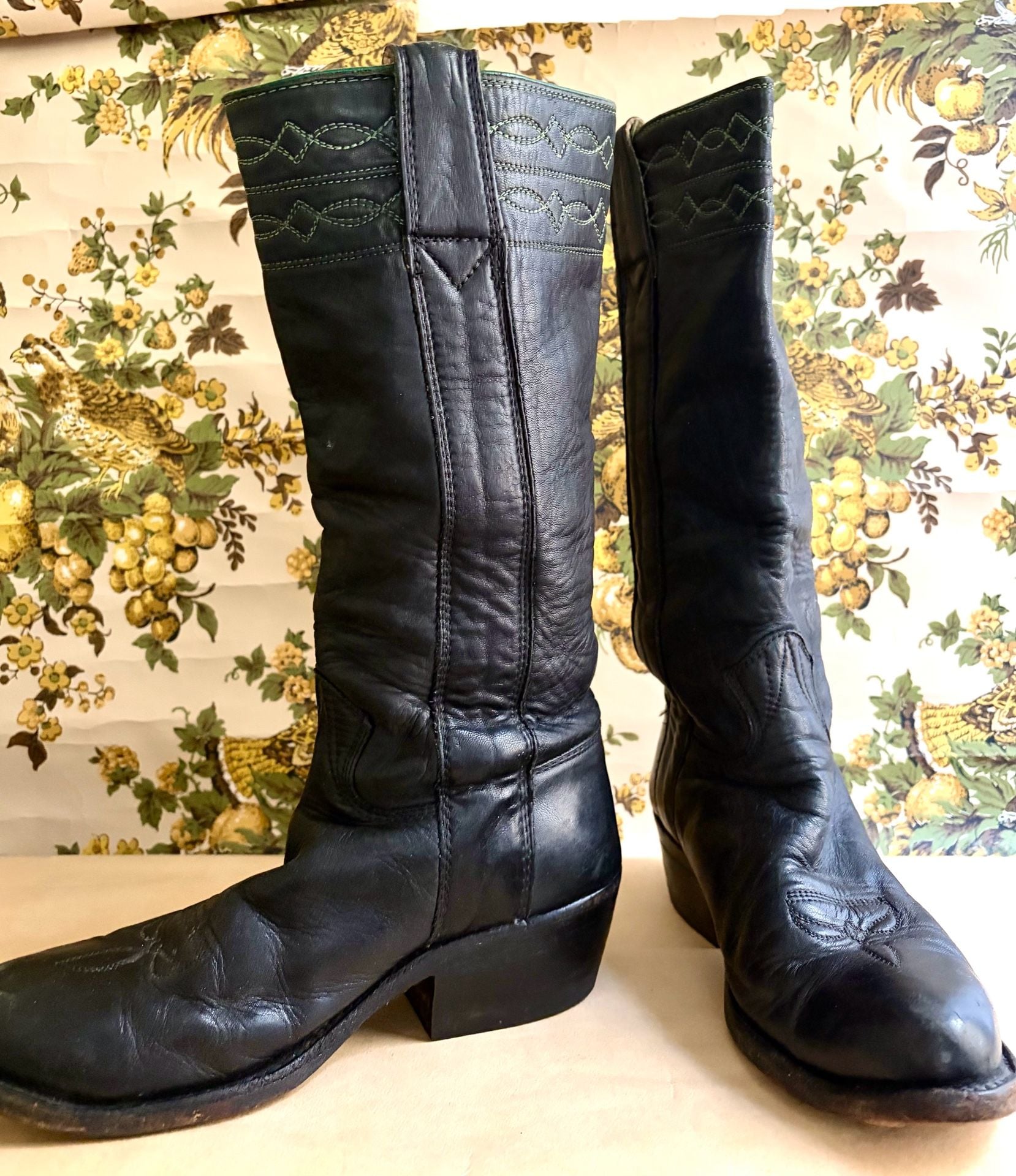 Vintage 1977 Stewart Boot Co
Stovepipe Cowboy Black Leather Western Boots M7 W8.5 8