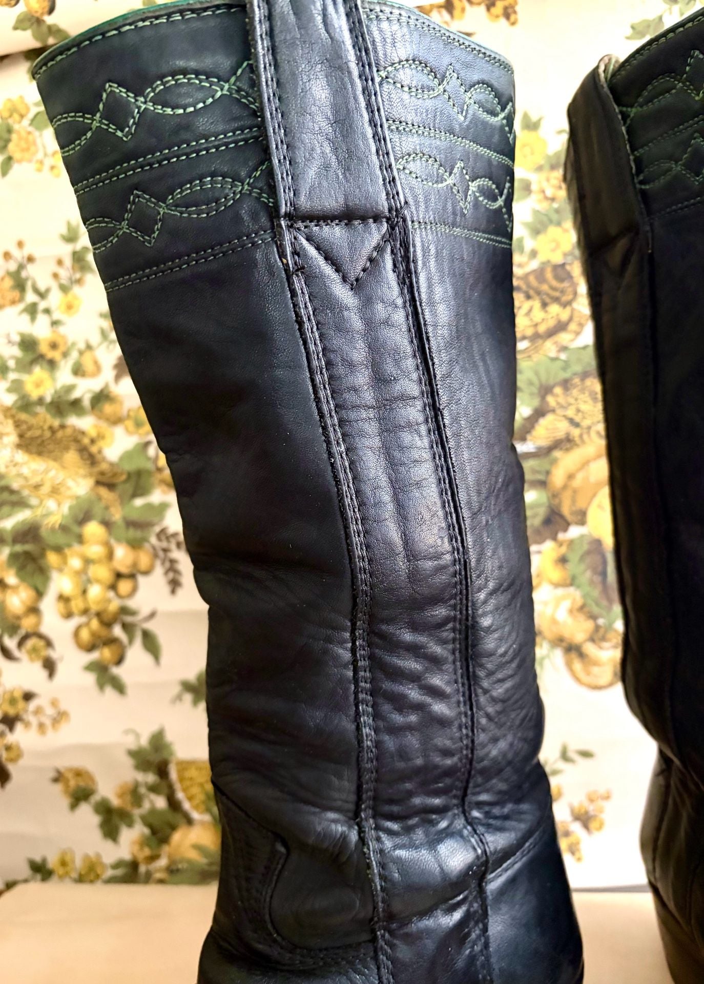 Vintage 1977 Stewart Boot Co
Stovepipe Cowboy Black Leather Western Boots M7 W8.5 10