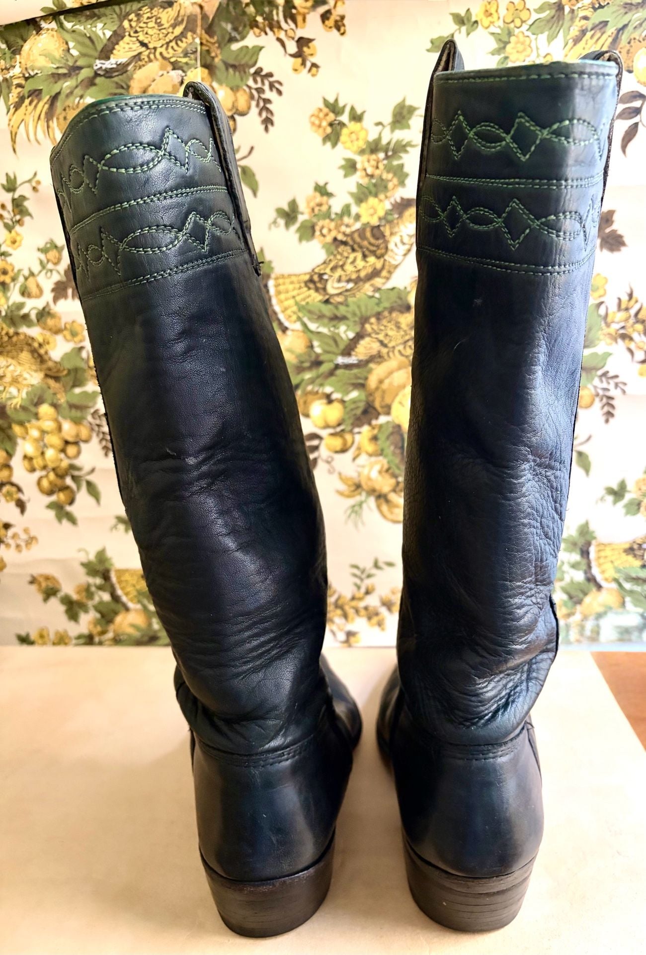 Vintage 1977 Stewart Boot Co
Stovepipe Cowboy Black Leather Western Boots M7 W8.5 12