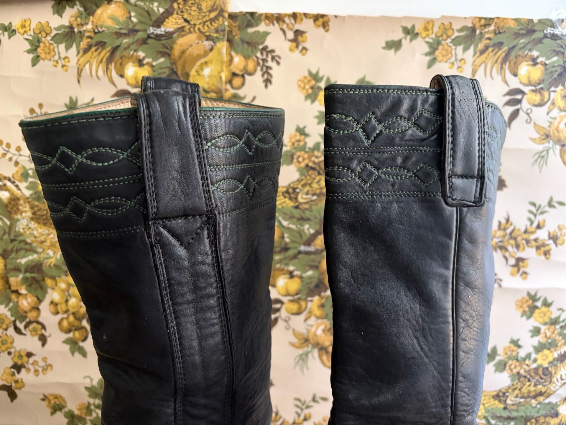 Vintage 1977 Stewart Boot Co
Stovepipe Cowboy Black Leather Western Boots M7 W8.5 13