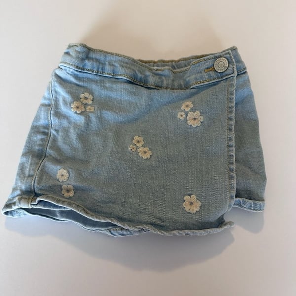 OshKosh B'Gosh Embroidered Denim Skort Size 2T/2A Blue Floral