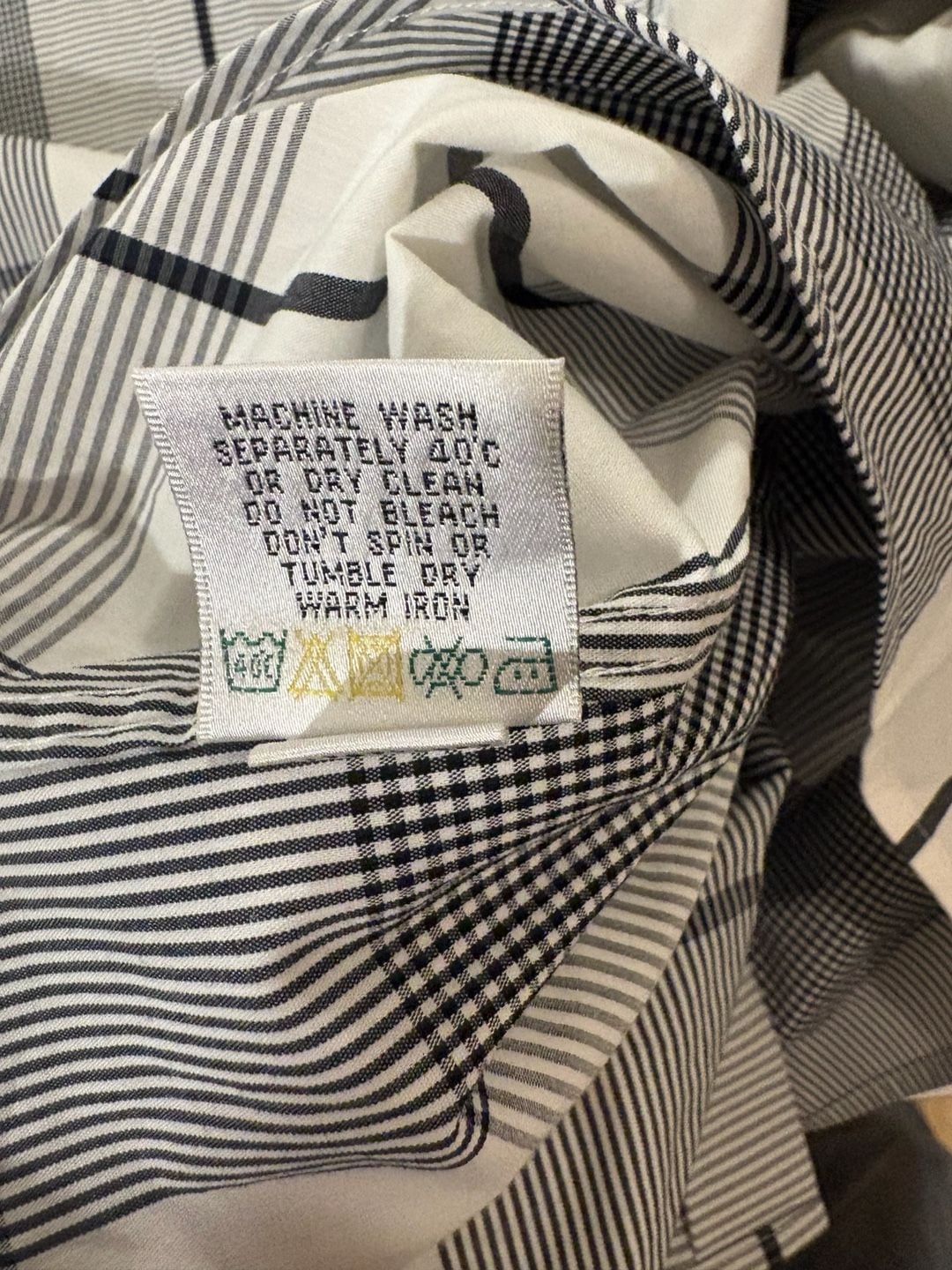Bugatchi Plaid Sport Shirt Shaped Fit White Black Long Sleeve 8