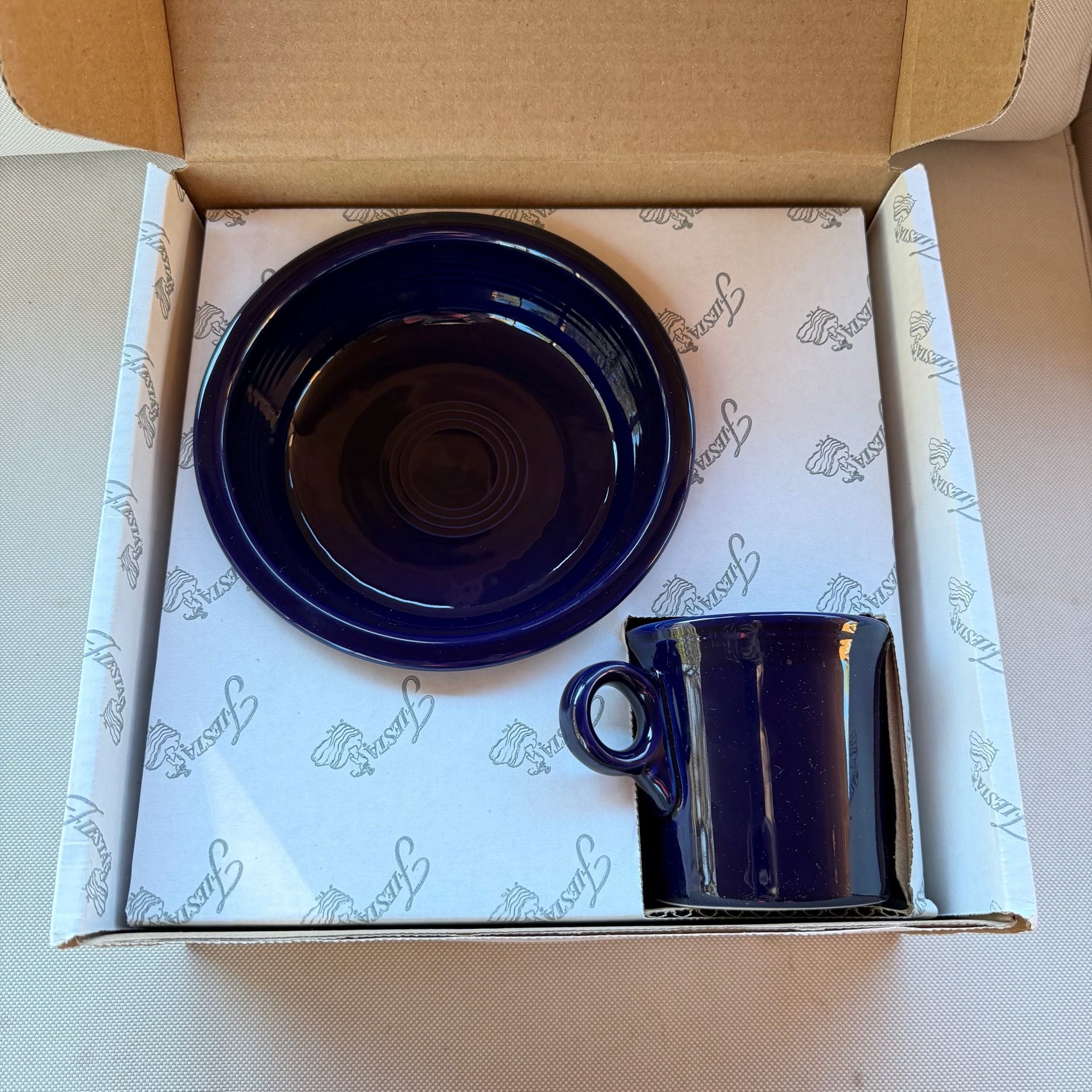 RARE!!! Fiestaware NEW Old Stock 4 Piece Dinner Set *RETIRED COLOR* Cobalt Blue 3