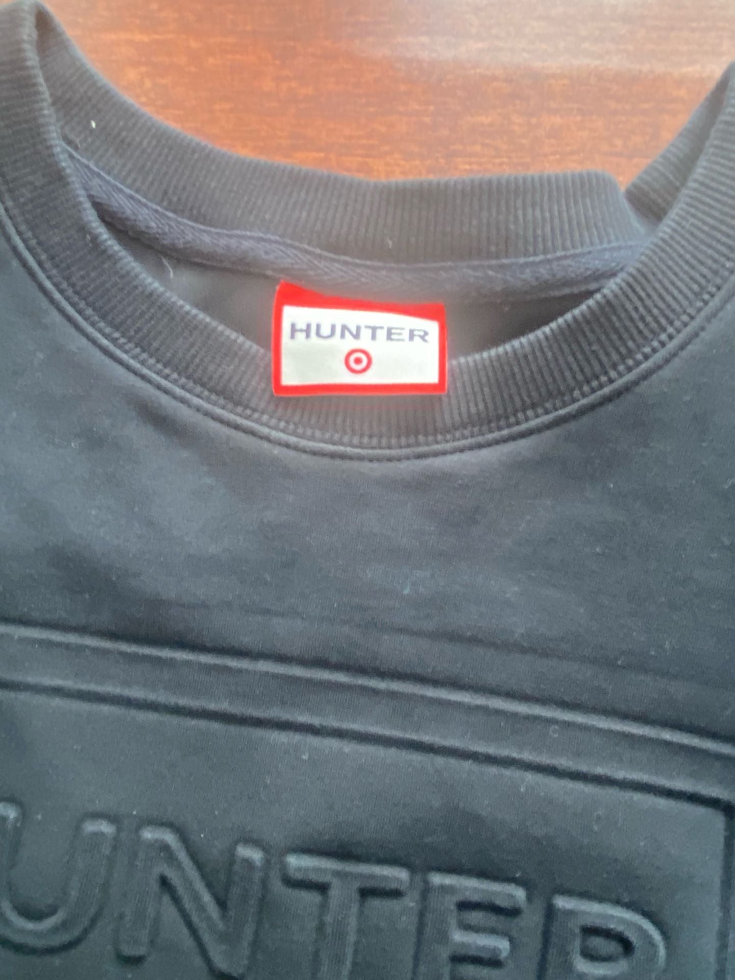Hunter for Target Cropped Sweatshirt Size L Black Embossed Logo Crewneck 4