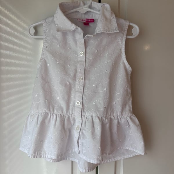 Penelope Mack Size 4 White Eyelet Sleeveless Peplum Shirt Top