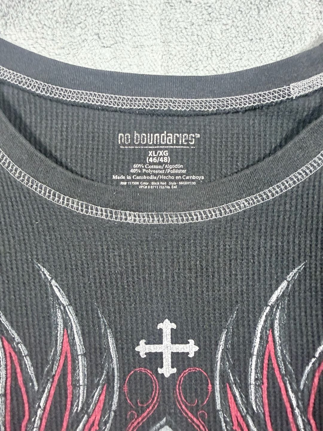 No Boundaries Skull Cross Thermal Shirt Size XL Black Red Y2K 4