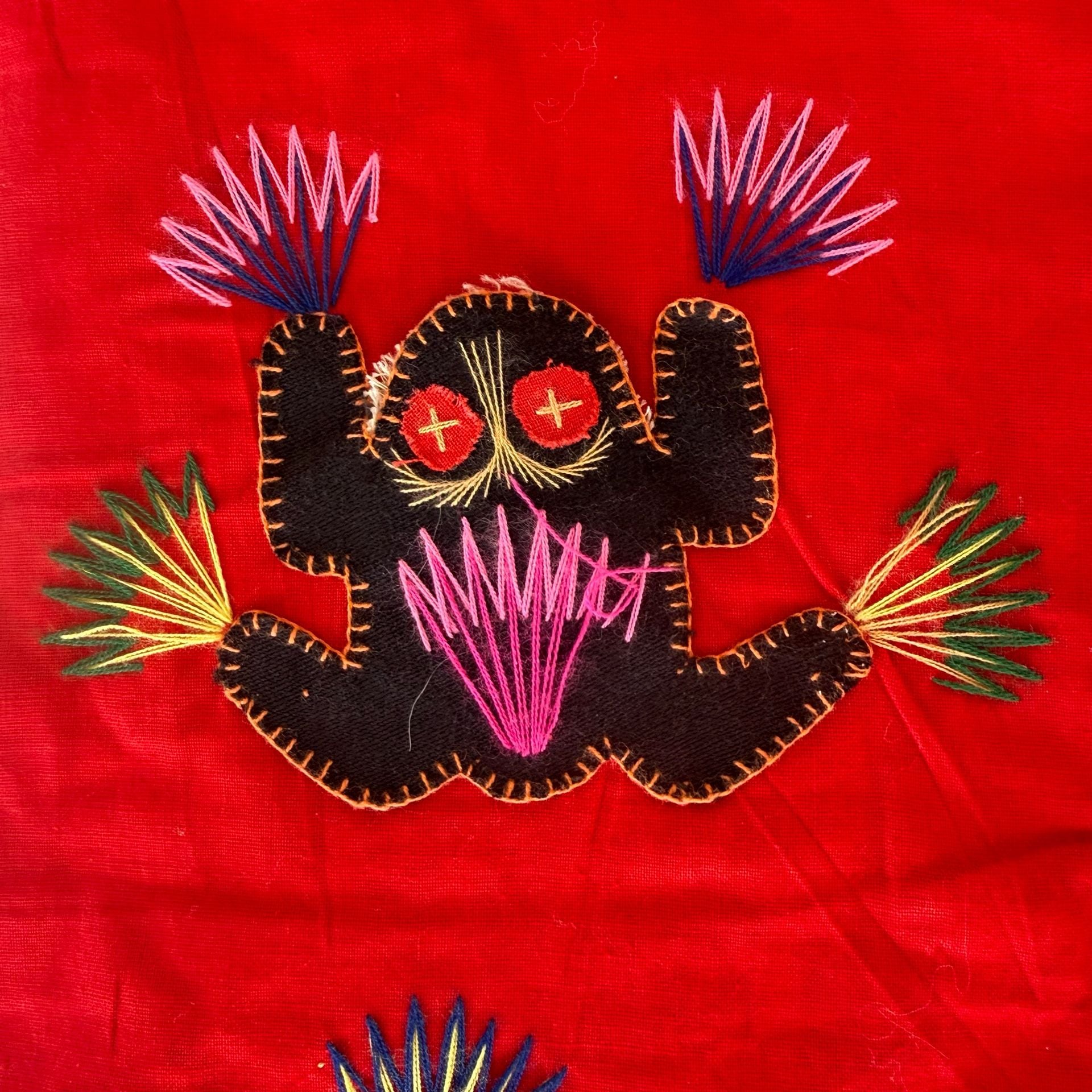 Vintage Handmade Asian Folk Art Embroidered Frog Panda Red Vest 11