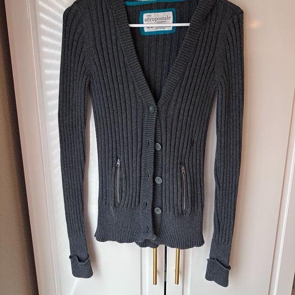 Aeropostale Ribbed Knit Hooded Cardigan Size M Gray Button Zip Pockets