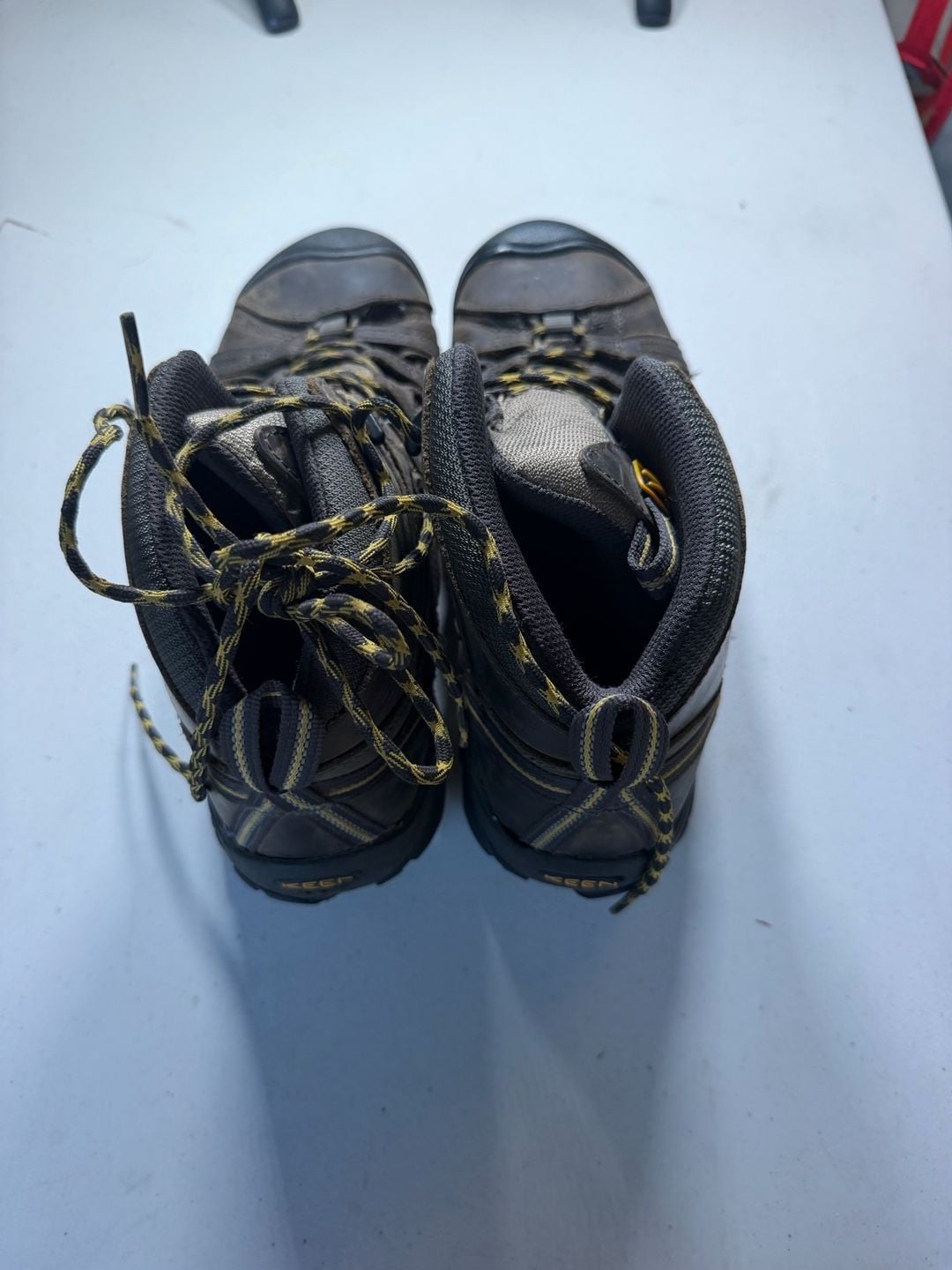 KEEN Targhee Mid Hiking Boots Size 11 Brown Waterproof Leather 6