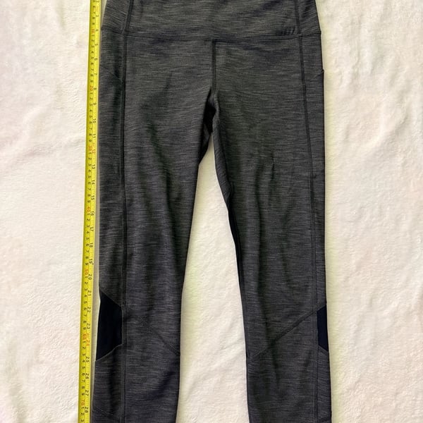 Lululemon Pace Rival Mid-Rise Crop Size 6 Gray Black Leggings