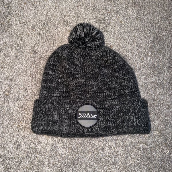 Titleist Boardwalk Pom Pom Beanie Hat Gray Marled Knit Winter Cuff