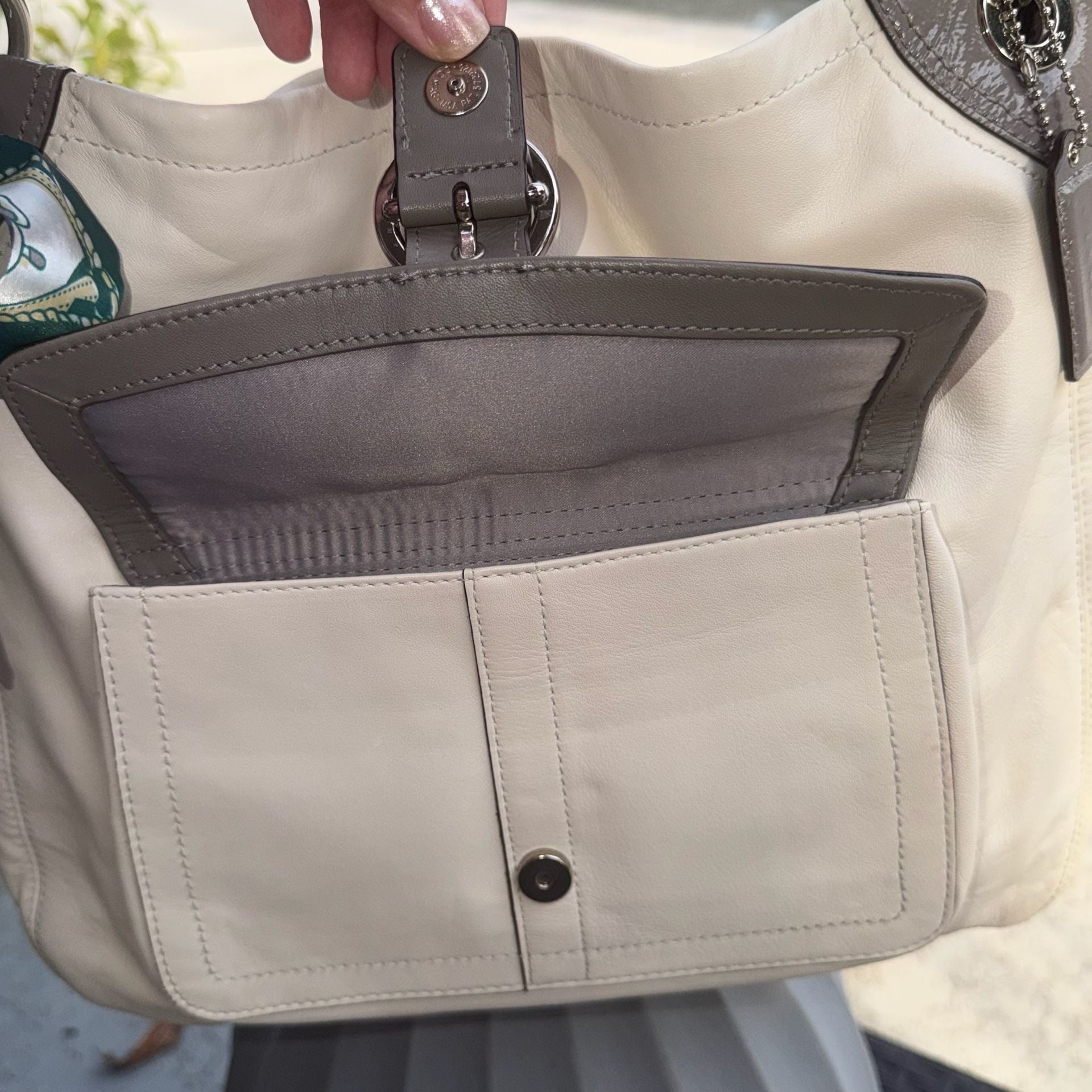 Coach Penelope White Leather Hobo Shoulder Bag
#25V1026 20