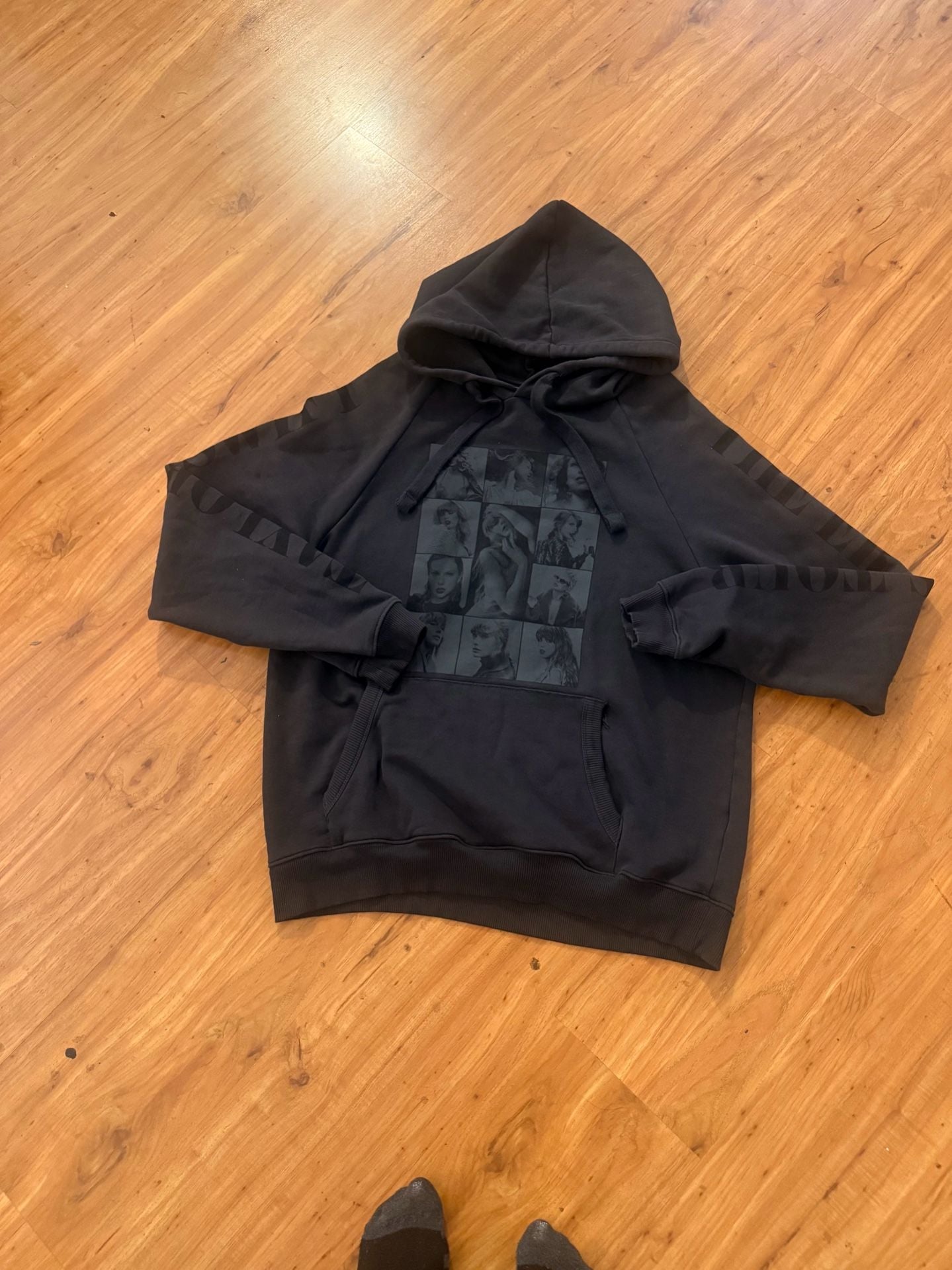 Taylor Swift Eras Tour 2023 2024 Black Hoodie XL Official Merch Photo Collage 8