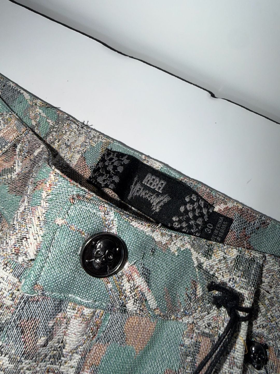 NWT Rebel Vengeance Camo Tapestry Cargo Pants Size 30 Multicolor 7