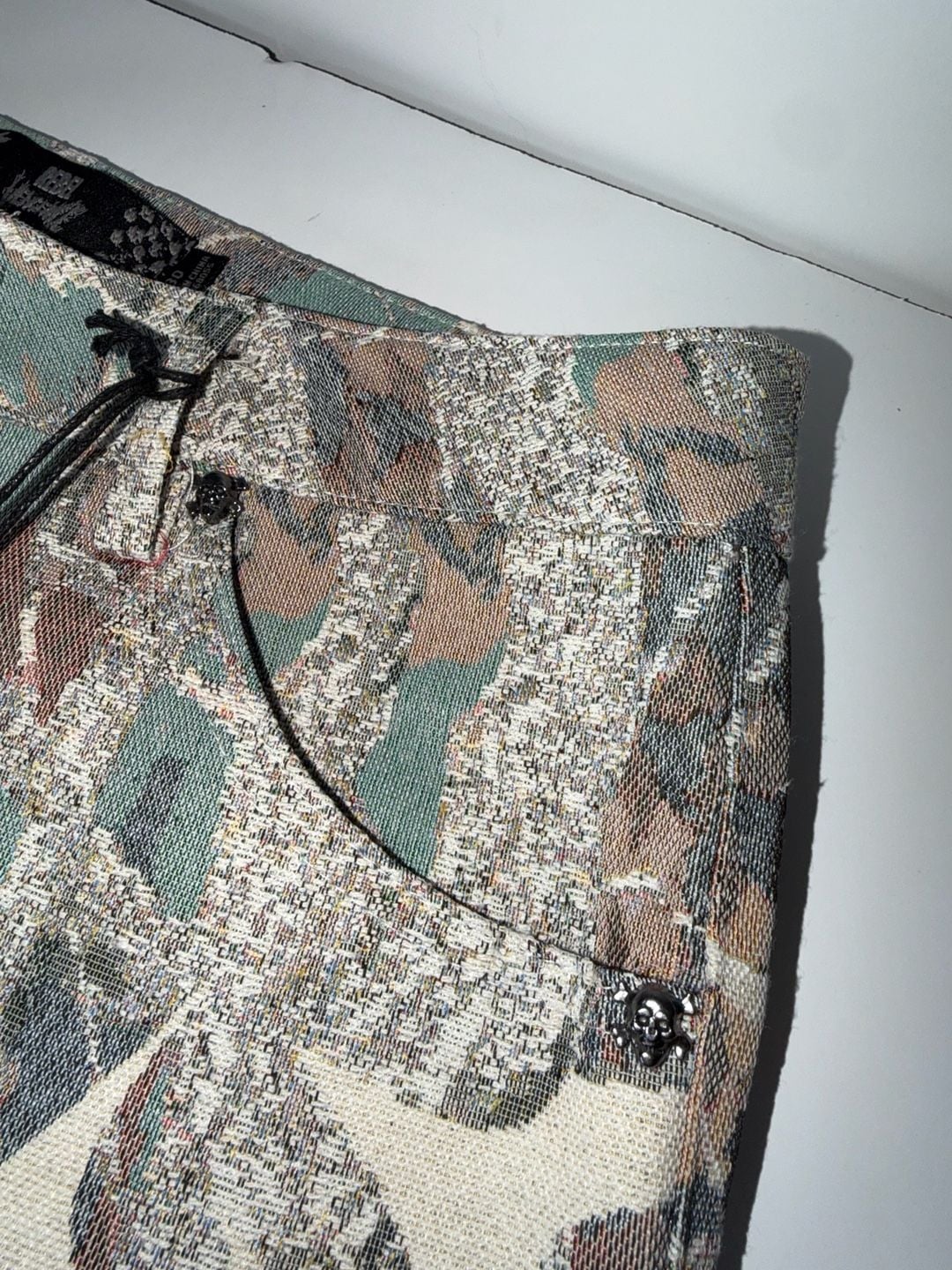 NWT Rebel Vengeance Camo Tapestry Cargo Pants Size 30 Multicolor 10
