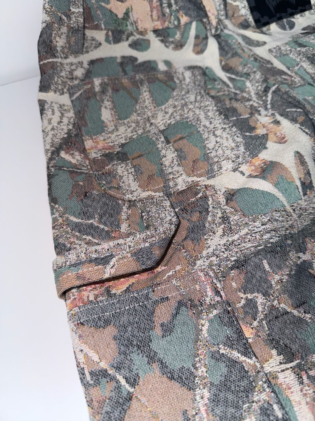 NWT Rebel Vengeance Camo Tapestry Cargo Pants Size 30 Multicolor 12