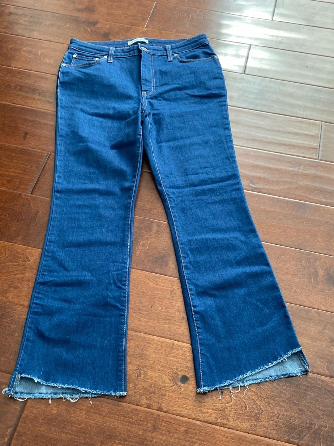 Nine West Kick Flare Jeans Size 10 Dark Wash Denim Raw Hem 2