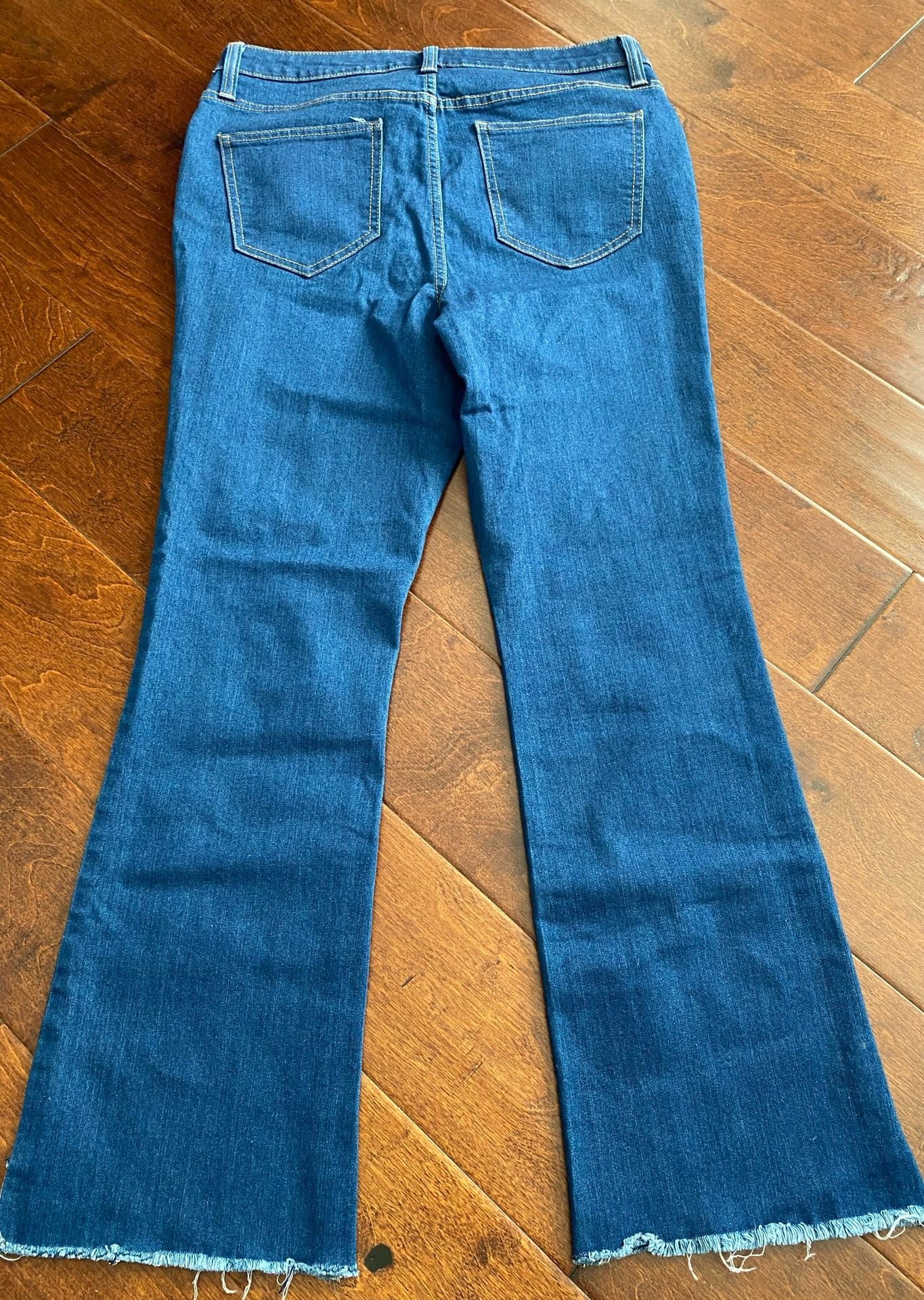 Nine West Kick Flare Jeans Size 10 Dark Wash Denim Raw Hem 7