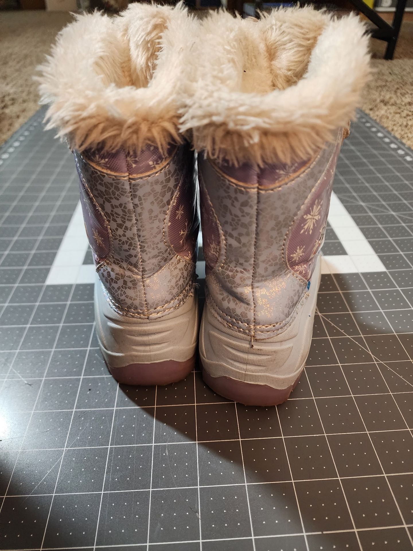 Disney Frozen Snow Boots Size 11 Purple Elsa Anna Fur Trim 4