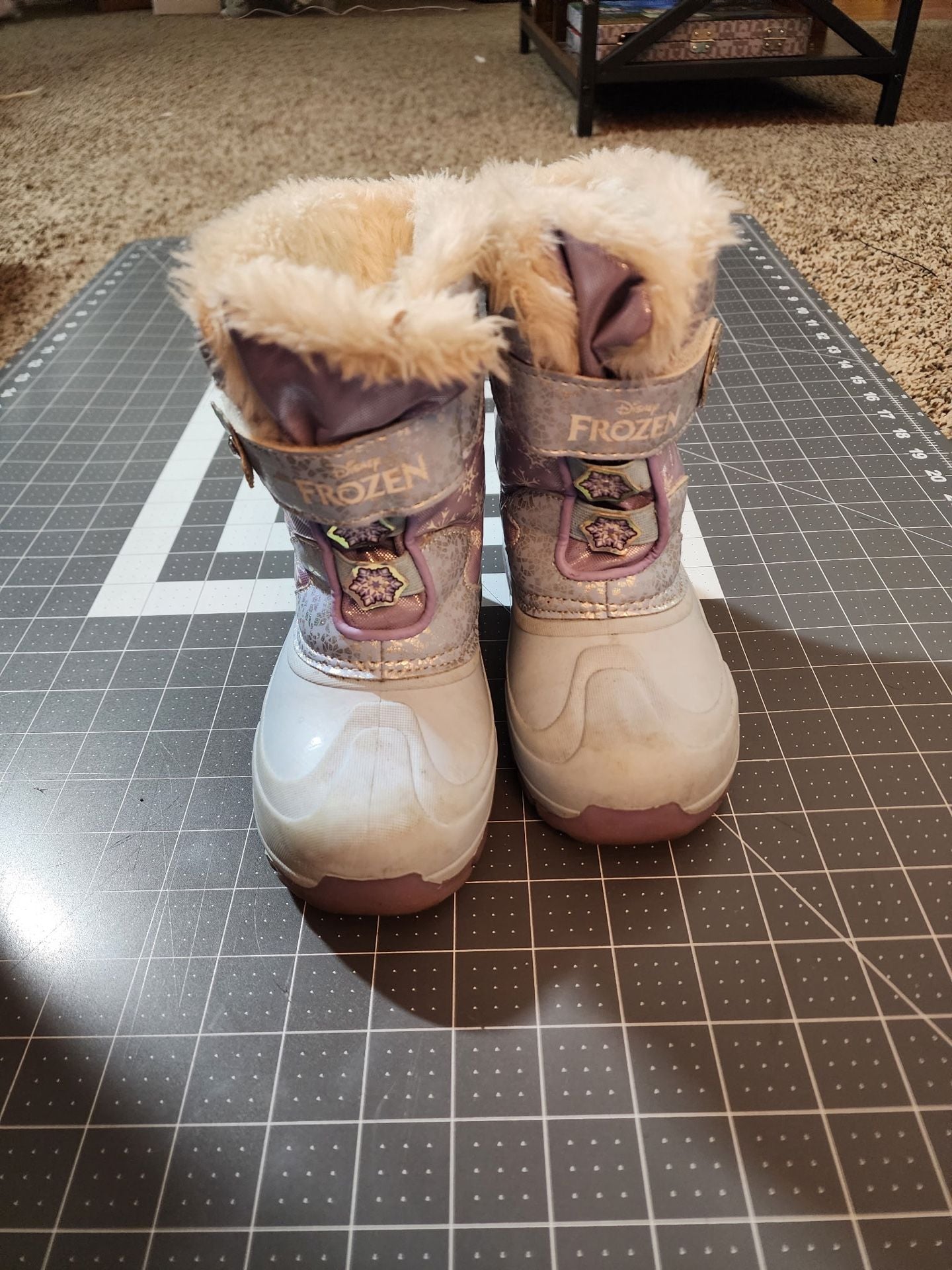 Disney Frozen Snow Boots Size 11 Purple Elsa Anna Fur Trim 2